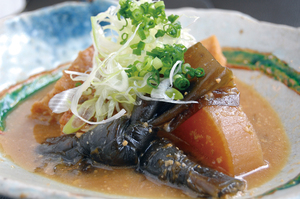 三枚肉と柔か昆布の玄米味噌煮赤とんぼ7月