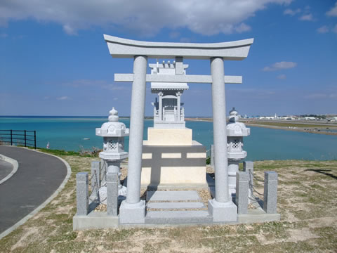 絶景、沖縄ブルーが眼下に広がる「琉球温泉瀬長島ホテル」がオープン