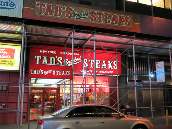 ニューヨークでアメリカンなステーキを腹いっぱい食らう