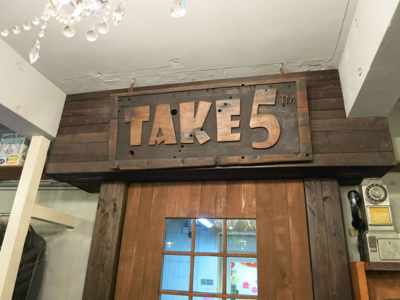 日本の匠の業を伝えるアメカジショップ「TAKE5」の香港・本店にやってきた