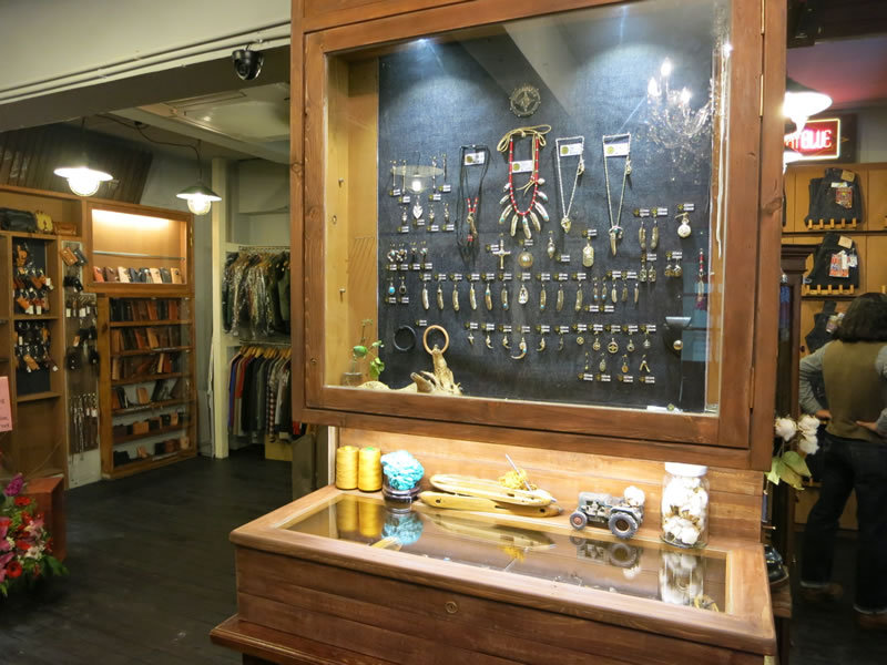 日本の匠の業を伝えるアメカジショップ「TAKE5」の香港・本店にやってきた