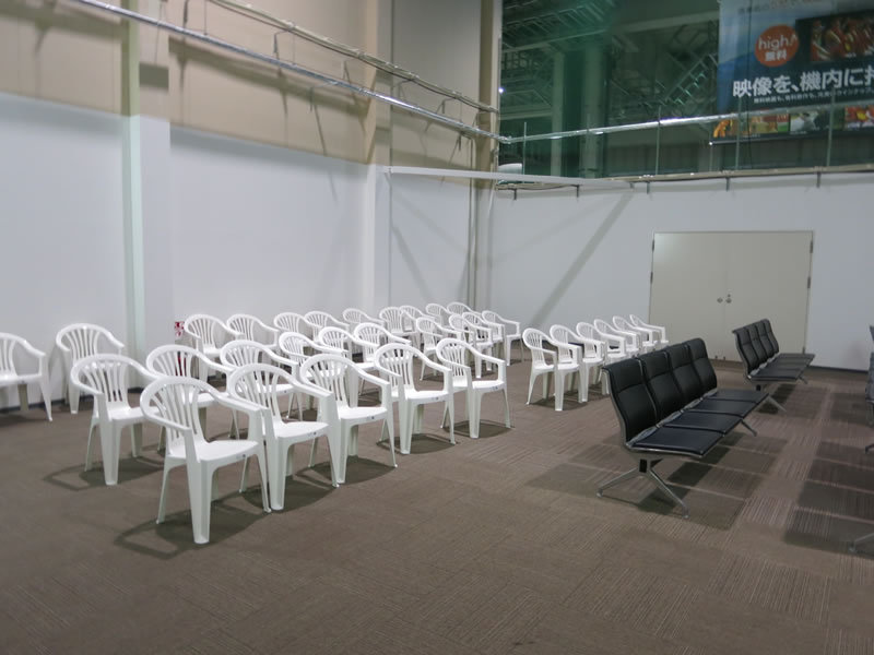 ピンクのピーチを利用する為に、那覇空港のLCC専用ターミナルへ ピンクのピーチを利用する為に、那覇空港のLCC専用ターミナルへ