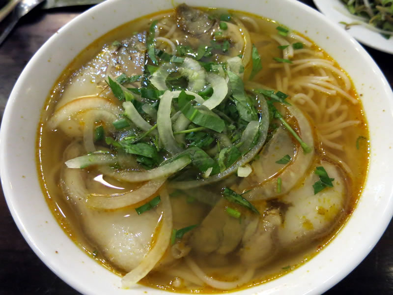 フエ料理の美味しいお店「Bun Bo Hue 3A3」でブンボーフエを食べる フエ料理の美味しいお店「Bun Bo Hue 3A3」でブンボーフエを食べる
