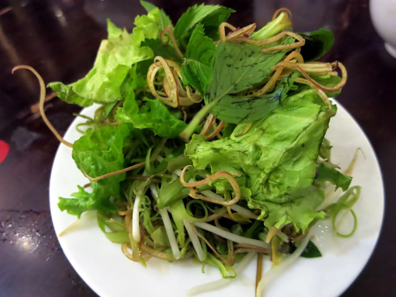 フエ料理の美味しいお店「Bun Bo Hue 3A3」でブンボーフエを食べる フエ料理の美味しいお店「Bun Bo Hue 3A3」でブンボーフエを食べる