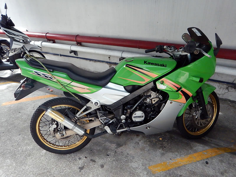 バンコク・オフィスの駐輪場に大型バイクが増えてきた。タイでもバイクに乗ろう！