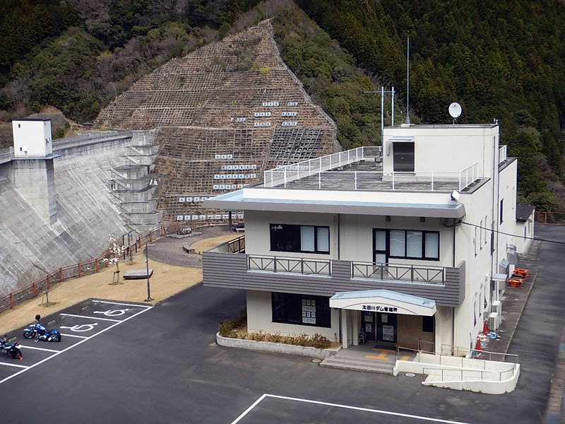 ハーレー遠州森町ツーリングの行き先は、美しい「かわせみ湖」へ ハーレー遠州森町ツーリングの行き先は、美しい「かわせみ湖」へ
