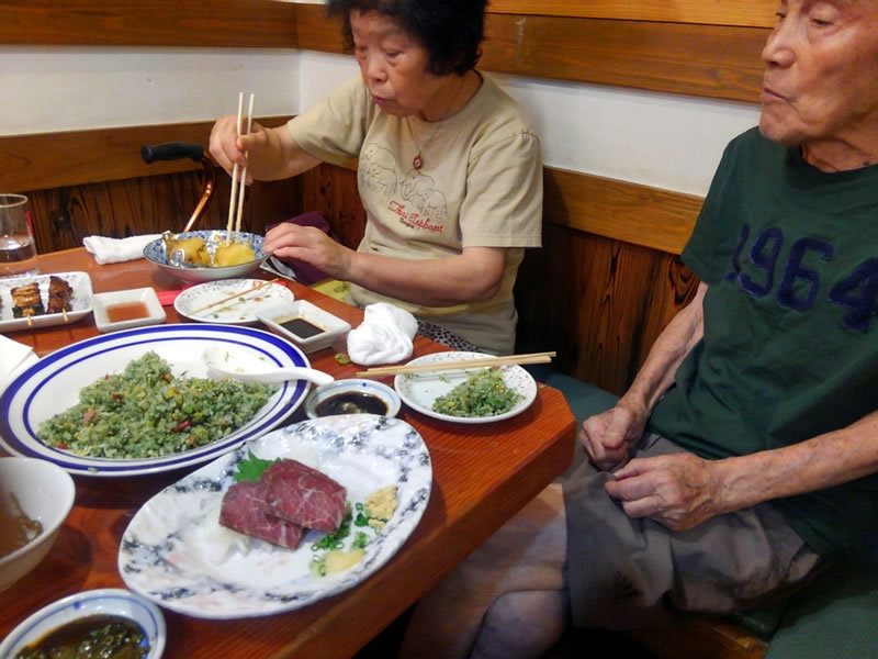 分厚いステーキのつもりが、いつもの「響や・大吉」でカキ酢で満腹 分厚いステーキのつもりが、いつもの「響や・大吉」でカキ酢で満腹