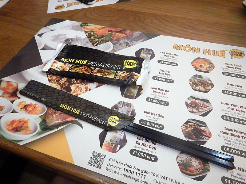 お気楽なフエ料理の名店「MON HUE」で居酒屋のように盛り上がる お気楽なフエ料理の名店「MON HUE」で居酒屋のように盛り上がる