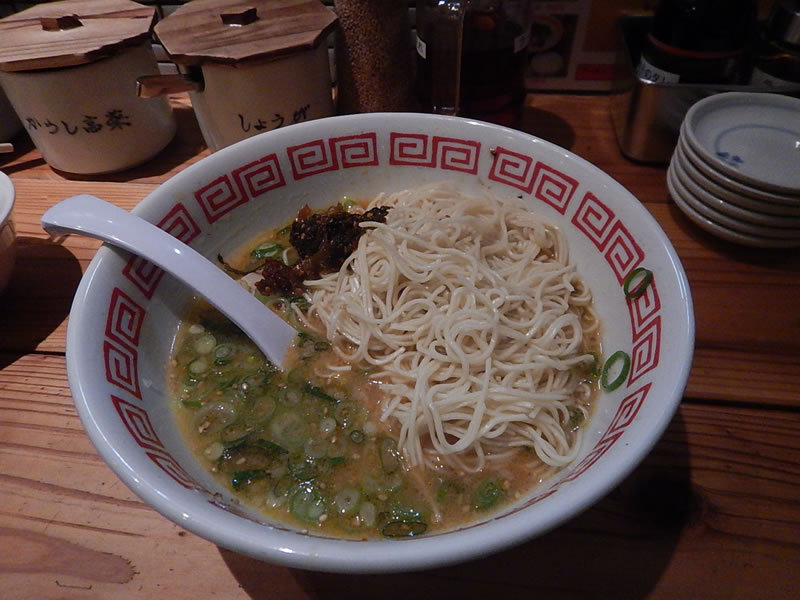 博多ラーメン「めんくいや」で替え玉したら凄かった 博多ラーメン「めんくいや」で替え玉したら凄かった
