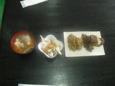 メイン＋食べ飲み放題の天ぷら・魚料理・汁で500円海んちゅ小屋