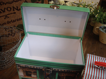 SHOP BOX