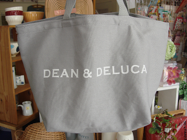 DEAN&DELUCA