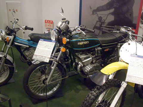 スズキ歴史館、70年代以降のバイクの名車達