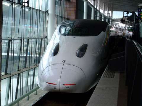 JR九州新幹線つばめ(800系)に乗ってきたー
