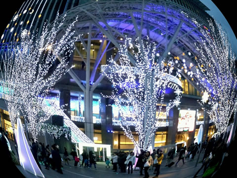 JR 博多駅前のイルミネーションに得した気分