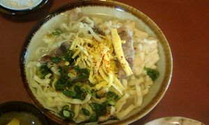 「沖縄そば」は「高江洲」がイチバン