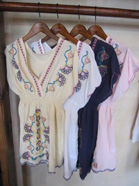 刺繍ﾜﾝﾋﾟ＆お花柄ﾜﾝﾋﾟ♪ 2012/05/17 15:51:34