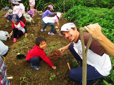 Sweet Potato Picking ! 芋ほり遠足