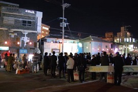 桜坂でオリオンビールちょうちん点灯式