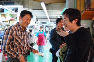 公設市場でおもちつき!
