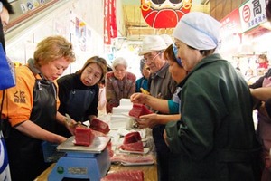 市場の日マグロ解体ショー!