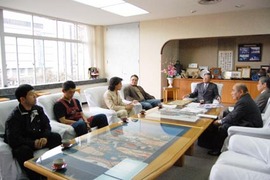 なはまち連絡会、マチグヮー職場体験で市長表敬