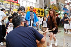 平和通りもちつき大会レポート
