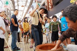 平和通りもちつき大会レポート