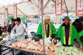 那覇農産物フェアーやってます