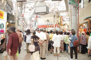 平和通りでラジオ公開録音