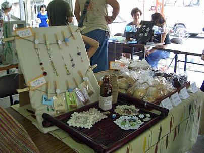 Hacchi もとぶ手作り市で頑張る♪