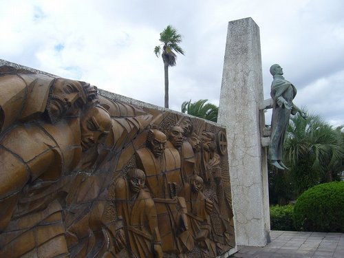 琉球松と磯ビーチと菅原神社とザビエル上陸記念碑