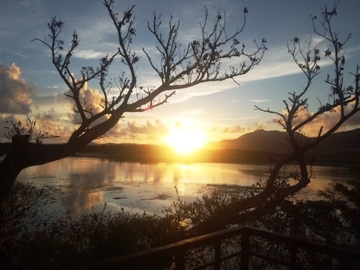 川平湾の朝日