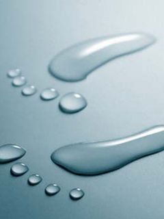 水を注文