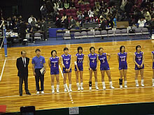 試合終了後の東レ選手軍。