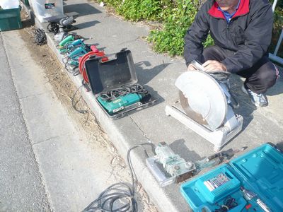 早起きして朝市へ