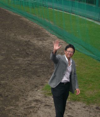 日ハムキャンプ地へ