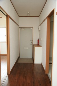 賃貸マンション(（2LDK）洗面室と洋室