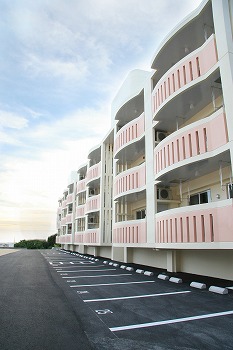 広い駐車場