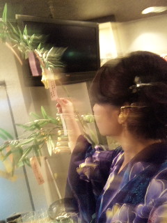 浴衣姿で お待ち申し上げます♪