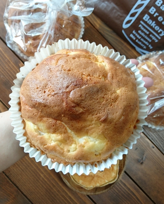 焼き菓子と 美味しいパン(^^)