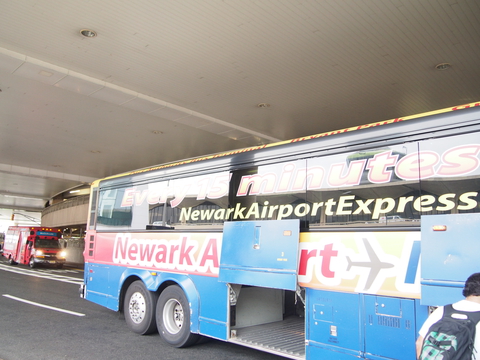 ニューアーク・リバティ国際空港からマンハッタンへはバスが便利！