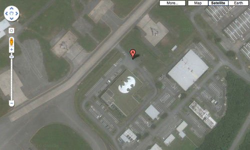 沖縄米軍基地にバットマンの秘密施設!?Googleマップで発見