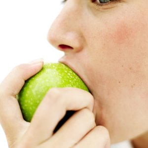 リンゴを食べると、上乗せされた分のエネルギーで太ることもない