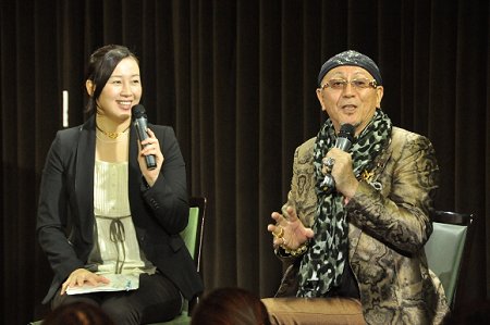 運命がガラリと変わる!デューク更家氏のウォーキング講習