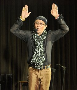 運命がガラリと変わる!デューク更家氏のウォーキング講習