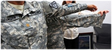 米陸軍、初の女性用戦闘服を試作