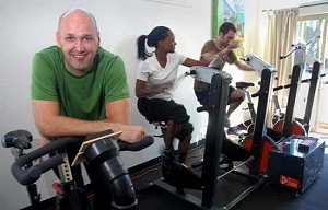 運動すればするほど発電できるジムが大人気