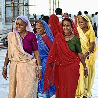 罰として腹筋やビンタ攻撃-インドでのニュース