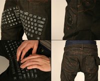 キーボードとズボンが一体化